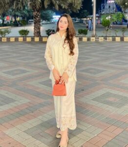 Rehma -Private Escort Models in Gulistan-e-Jauhar Block 1 Karachi